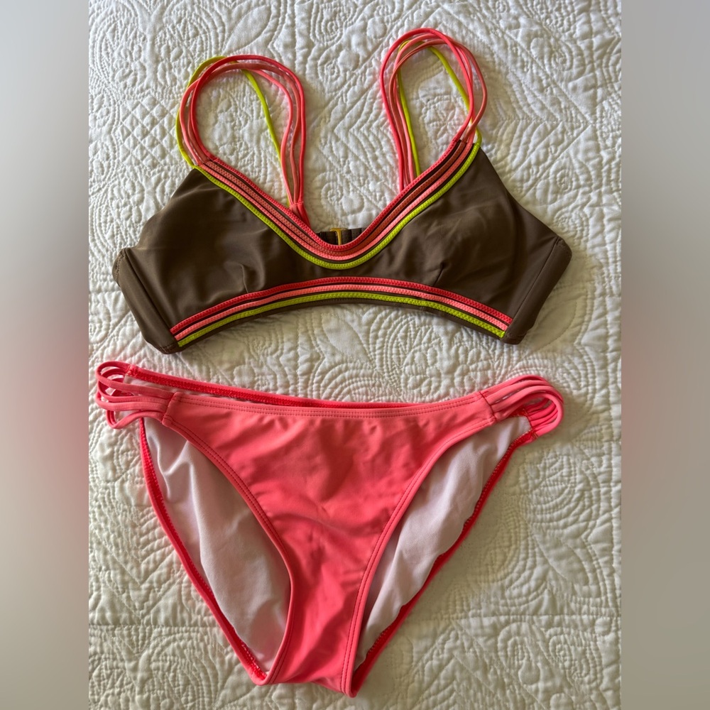 CLEARANCE 
LULI FAMA & H20H! Brown/Pink Bikini Set /Size M top & L bottoms